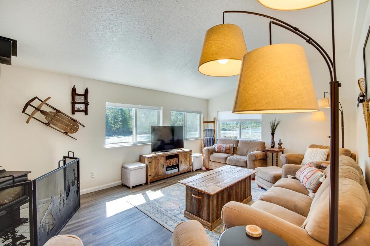 Riverfront Home With Deck, Near Mount Rainier! Packwood Zewnętrze zdjęcie