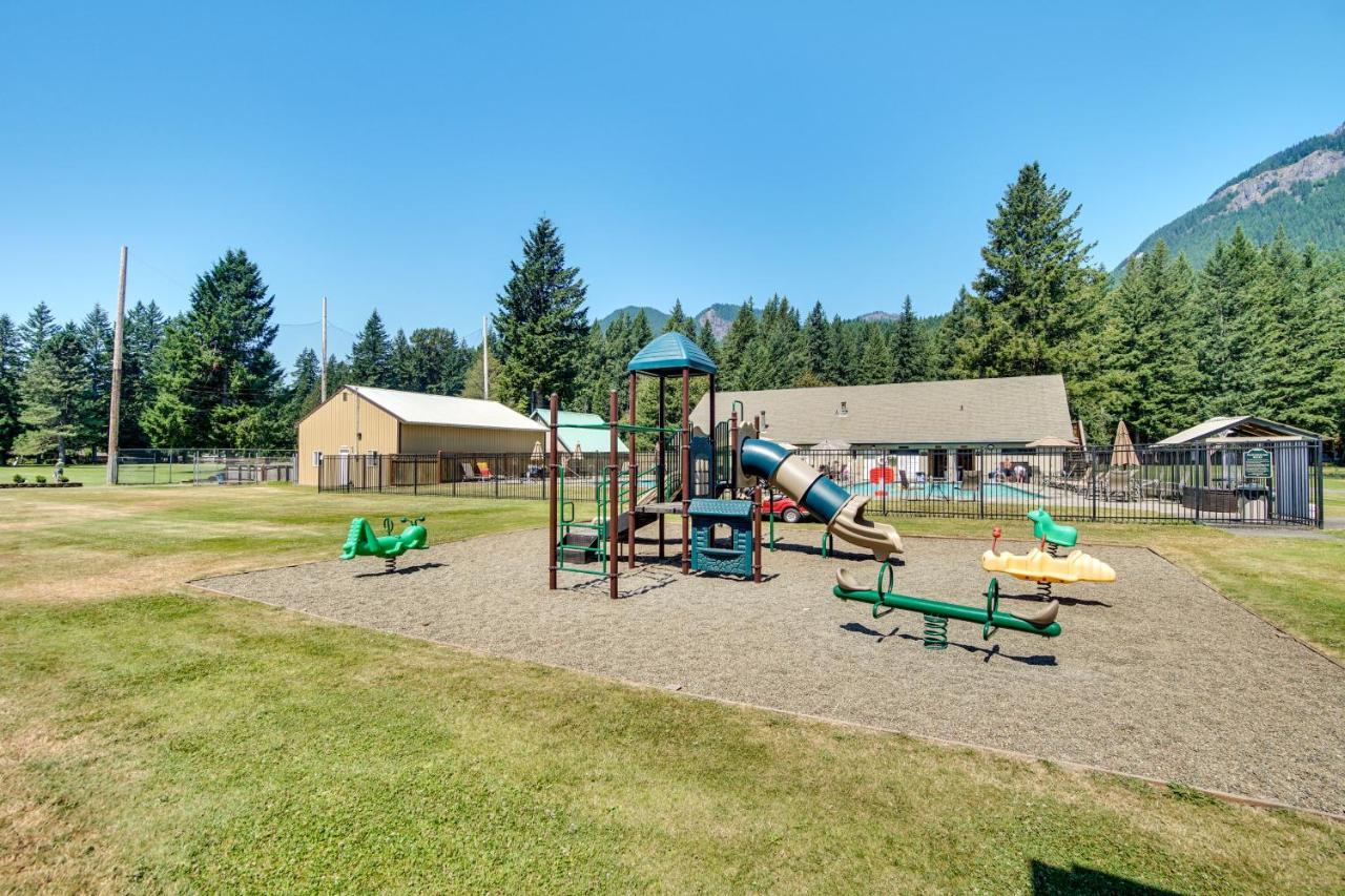 Riverfront Home With Deck, Near Mount Rainier! Packwood Zewnętrze zdjęcie