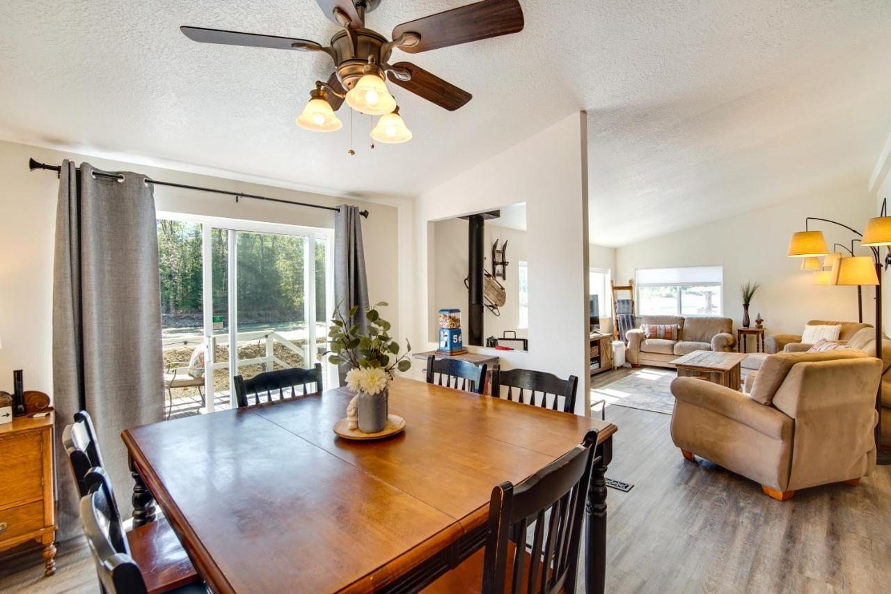 Riverfront Home With Deck, Near Mount Rainier! Packwood Zewnętrze zdjęcie