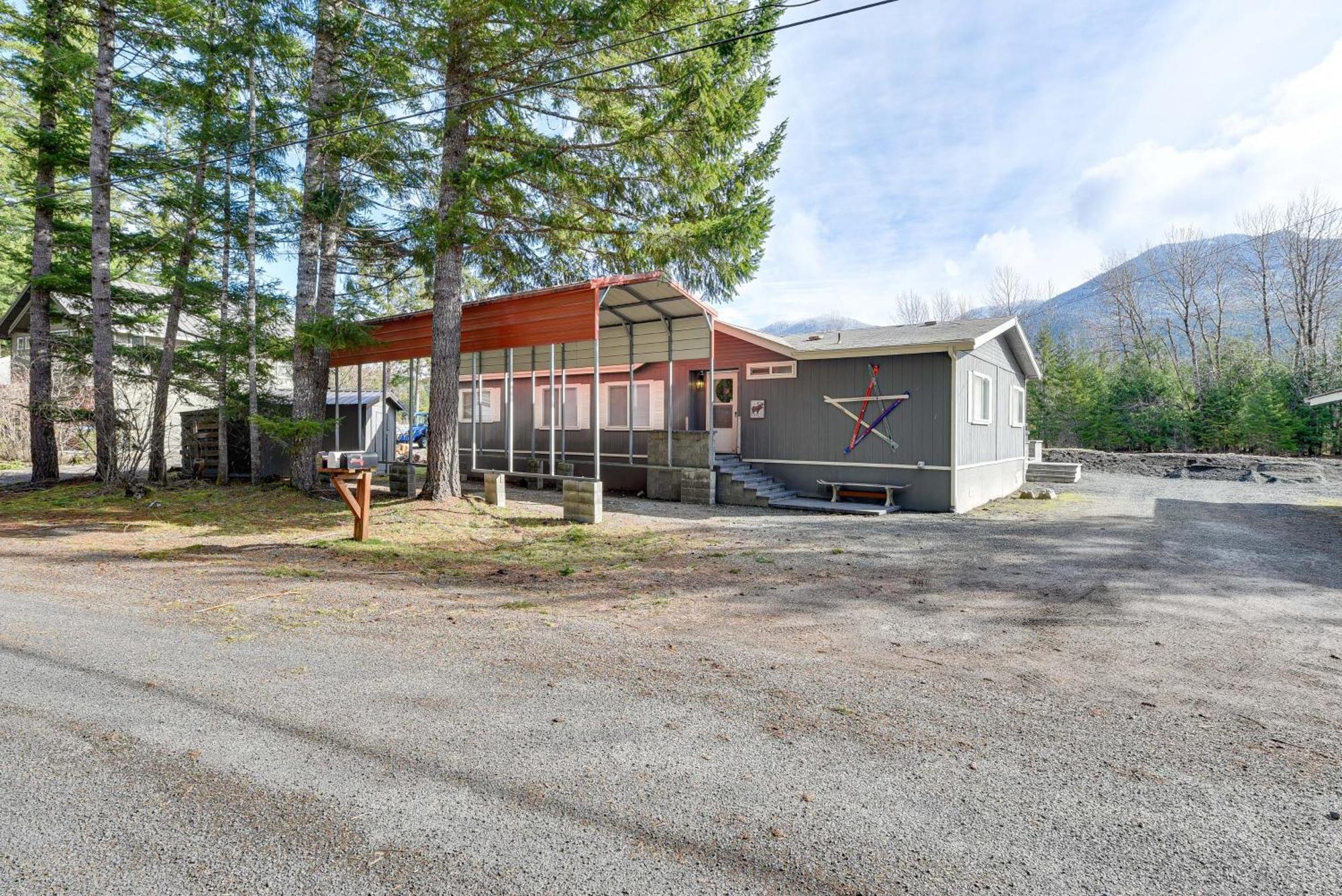 Riverfront Home With Deck, Near Mount Rainier! Packwood Zewnętrze zdjęcie