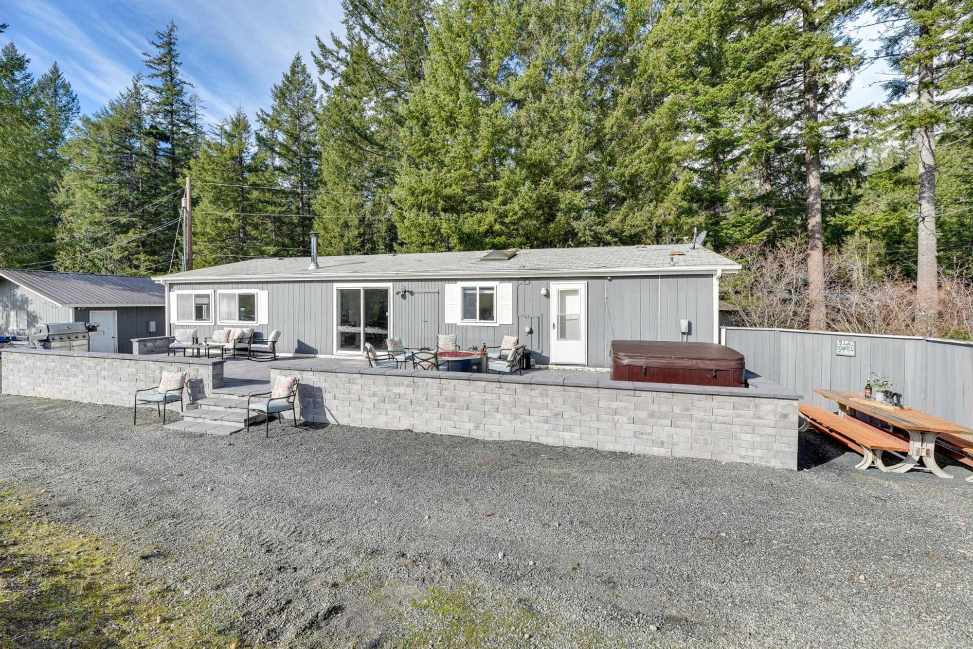 Riverfront Home With Deck, Near Mount Rainier! Packwood Zewnętrze zdjęcie